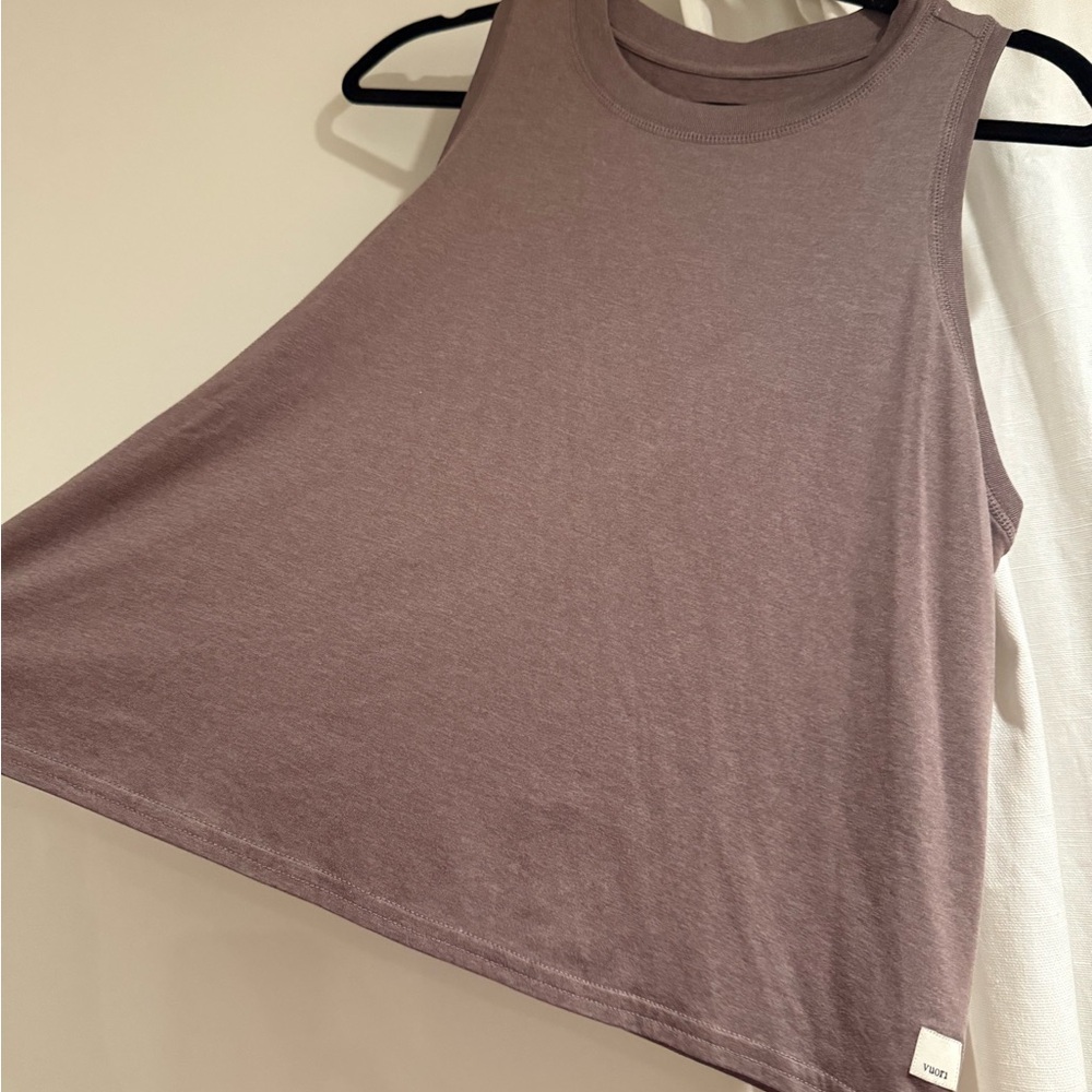 Vuori Women's Muscle Tee in Mauve